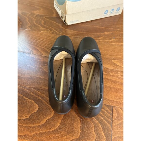 CLARKS Women's Un Darcey Black Leather Flats Closed Toe NEW Sz 9.5 M - Picture 8 of 9